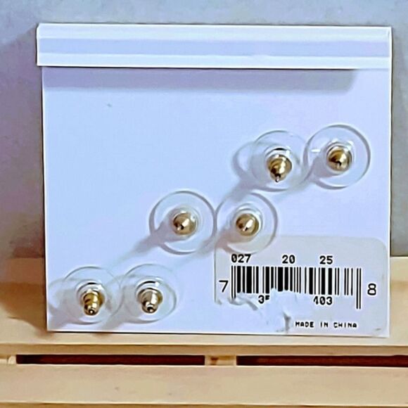 CROFT & BARROW AURORA BOREALIS STONE GOLD TONE PIERCED EARRINGS SET - Picture 4 of 5